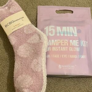 Pampering Kit & Fuzzy Socks
